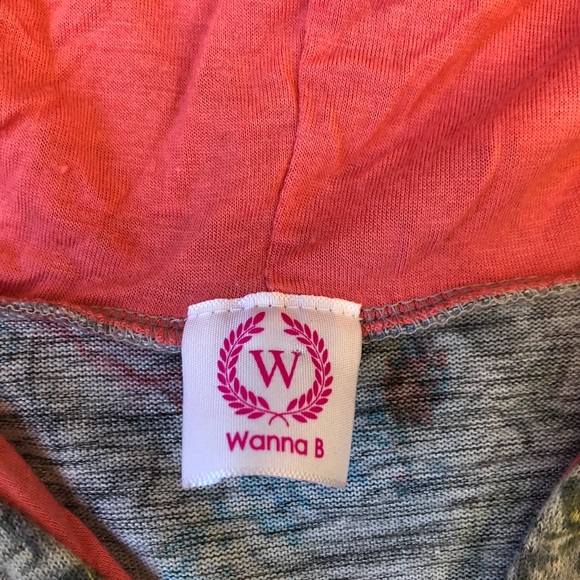 Beautiful floral hoodie - Picture 3 of 4